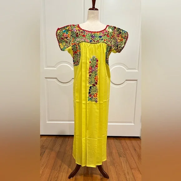 San Antonino Maxi Dress,Oaxaca Mexican dress.Hand Embroidered with Silk Threads. - Picture 1 of 8